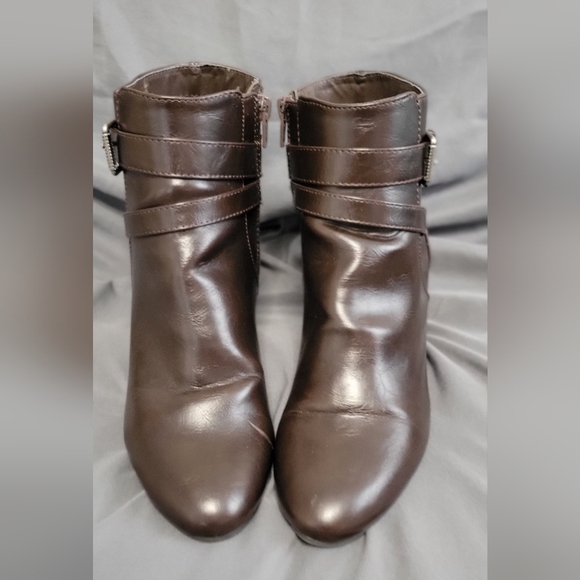 Lifestride Ankle Boots- Yoyo Faux Leather Zip Up Booties- Size 9M - Picture 4 of 7